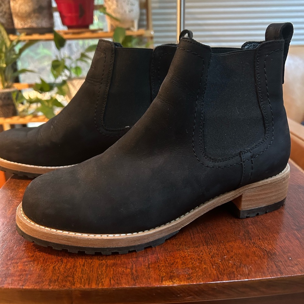 Chelsea Boot. Size 6.5. Portland Leather Shoes Patina. Black Shadow.